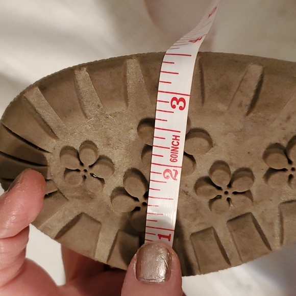 Size 4 Gymboree opal white boots - Picture 14 of 14